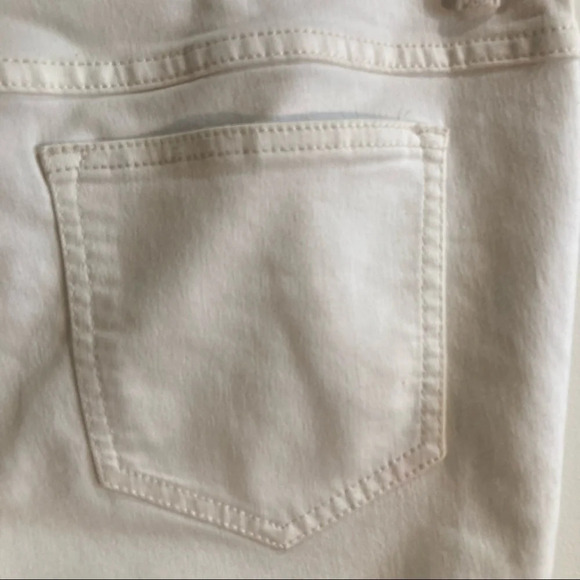 FREE PEOPLE Sz 31 Boyfriend Style Distressed Jeans - Picture 9 of 14